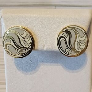 Vintage Roccoco Cream Enamel Gold Tone Swirl Round Pierced Earrings
